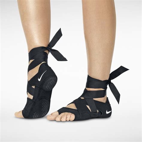 yoga schuhe nike|Nike Yoga & Studio Clothing & Accessories .